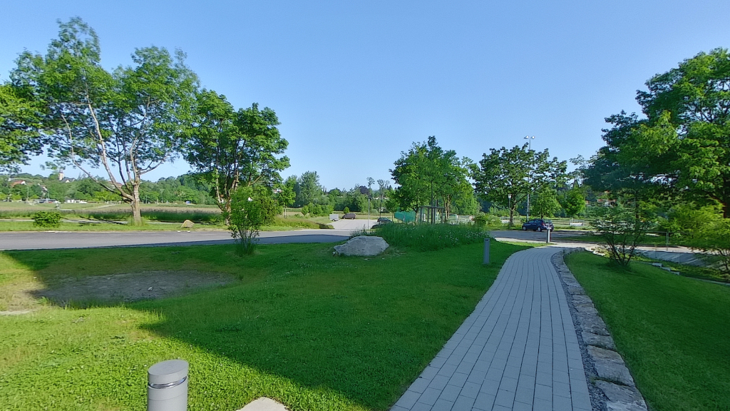 Endlich ein klares Ankommen und Aufenthaltsqualität im Freiraum: Die Erweiterung der Realschule in Wangen und die damit einhergehende Neugestaltung der Außenanlagen verhalfen der Schule zu einem völlig neuen Erscheinungsbild, das durch den neugeschaffenen Genius Loci zugleich die Zugehörigkeit von Schülern und Lehrern stärkt.